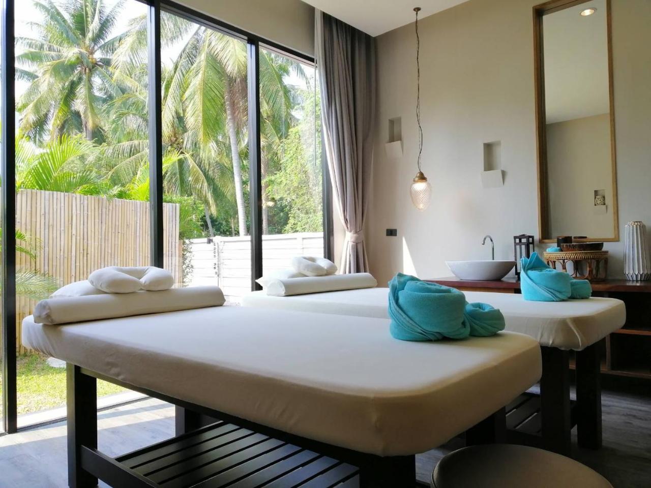 Tungtong Beach Villas Thap Sakae Exterior foto