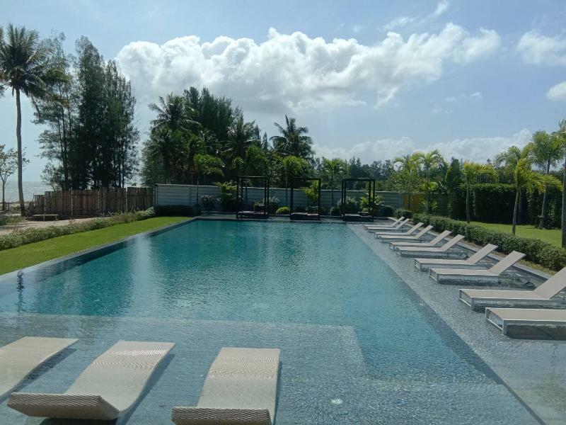 Tungtong Beach Villas Thap Sakae Exterior foto